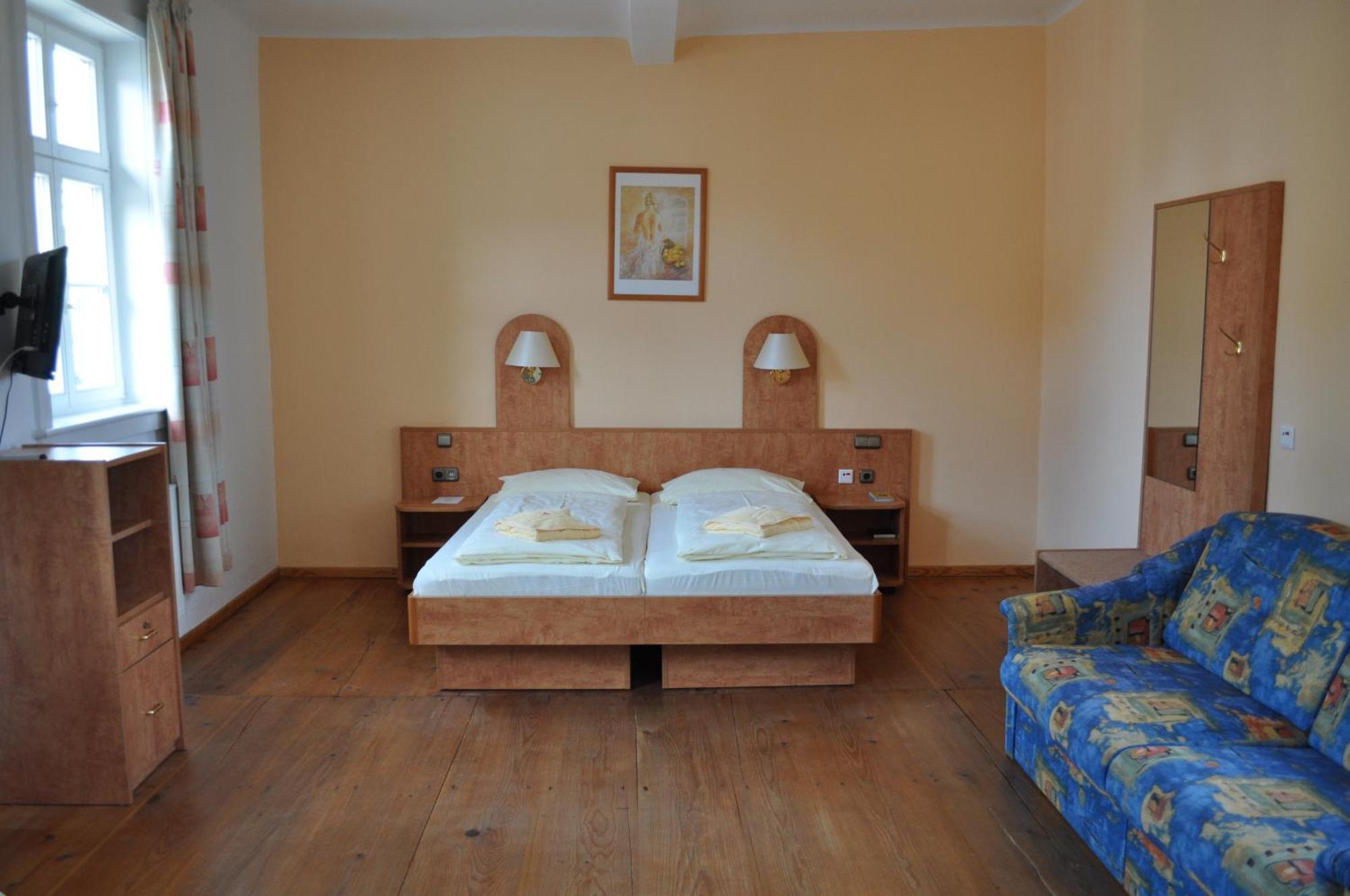 Schlosshotel Am Hainich Behringen  Rum bild